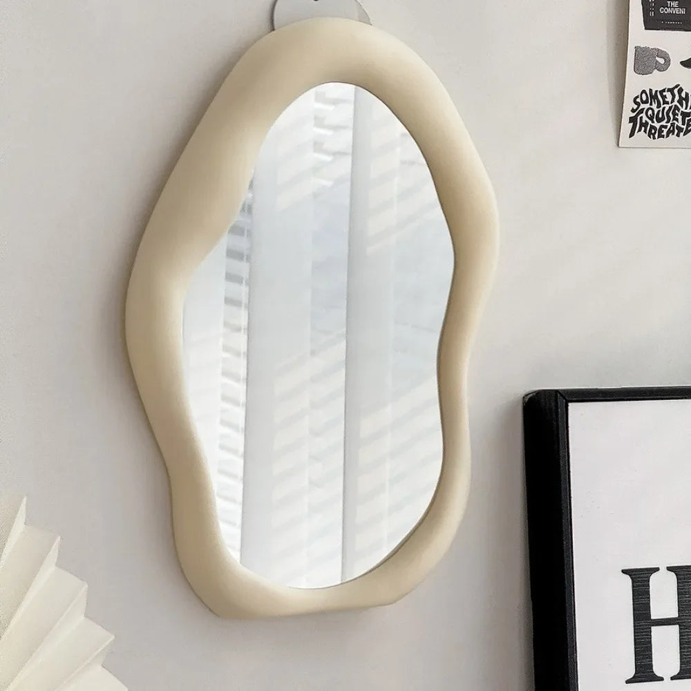 Cloud-Shaped Makeup Mirror with Velvet Base – Decorative Standing Mirror for Grooming and Photo Display, 26 x 18 cm-3