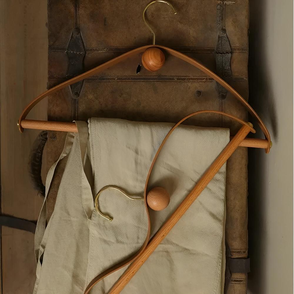 Elegant Wooden and Leather Hanger – Chic Wardrobe Storage Solution