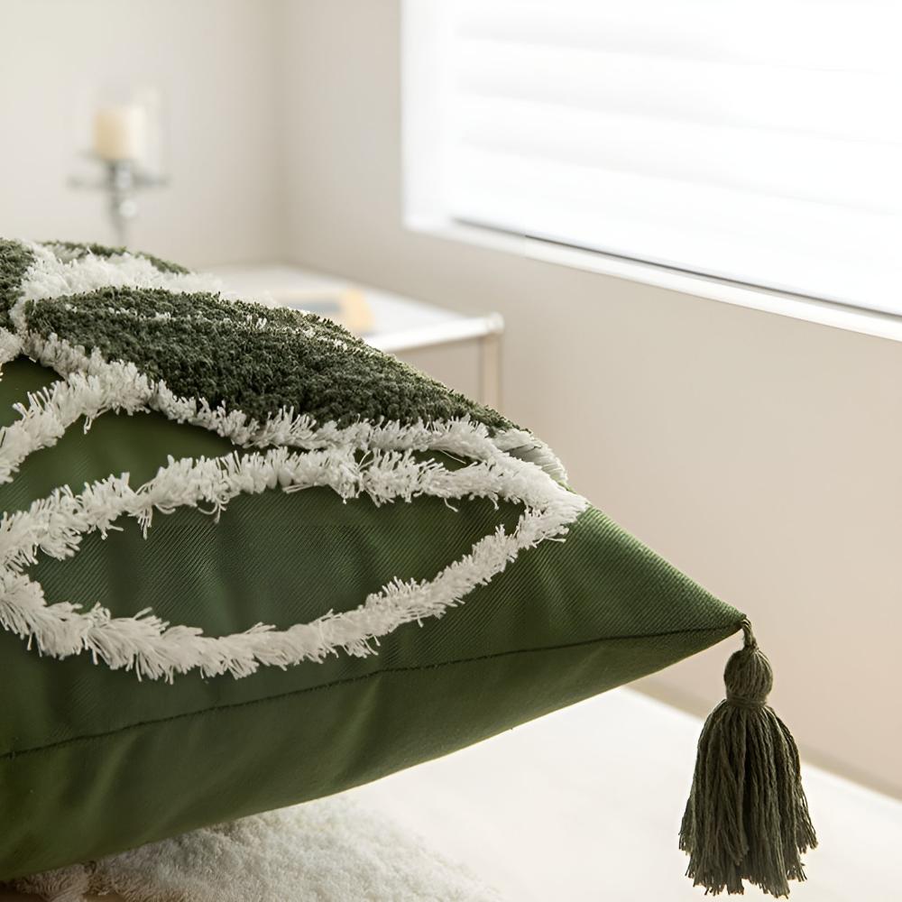 Cozy Cushion Cover with Leaf Design and Tassels – Natural Flair for Your Home