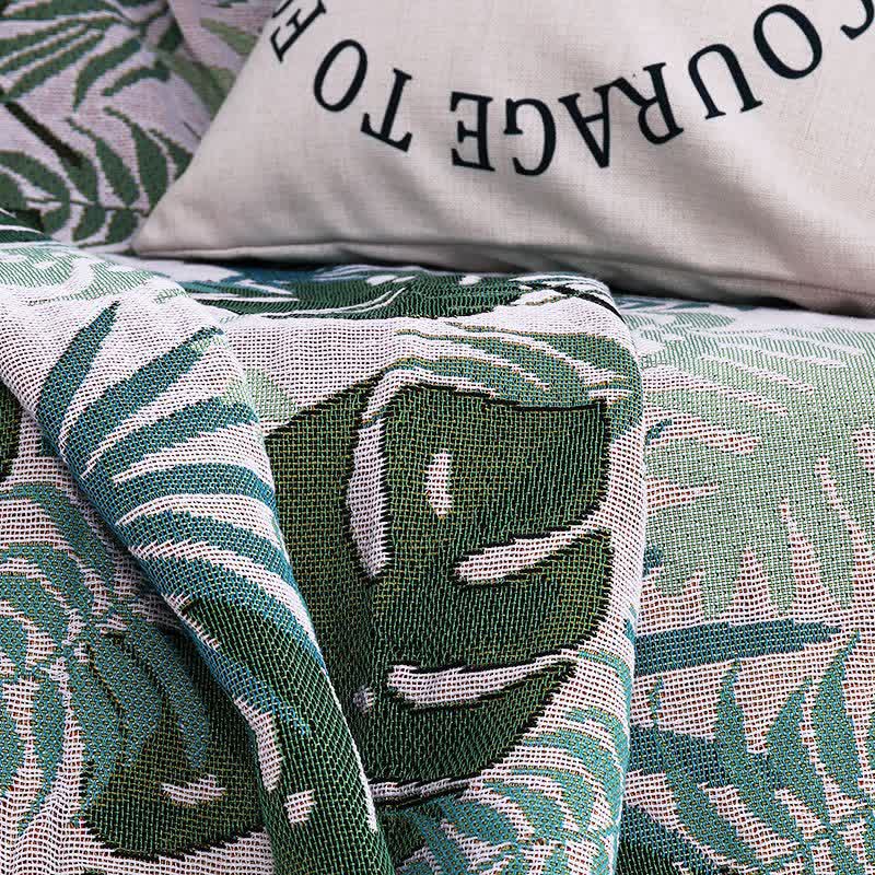 Fringed sofa throw – high-quality sofa covers for an elegant look