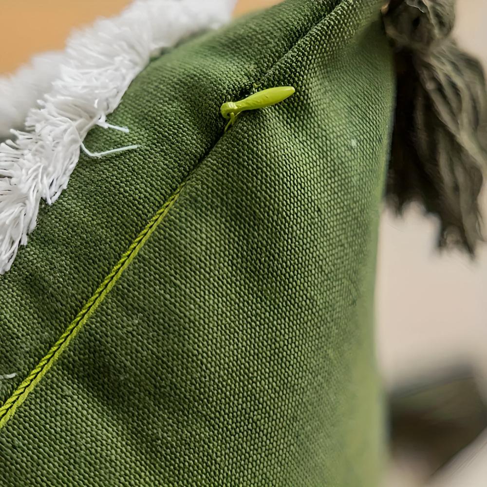 Cozy Cushion Cover with Leaf Design and Tassels – Natural Flair for Your Home