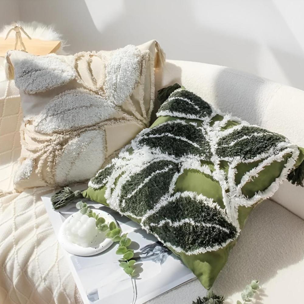 Cozy Cushion Cover with Leaf Design and Tassels – Natural Flair for Your Home