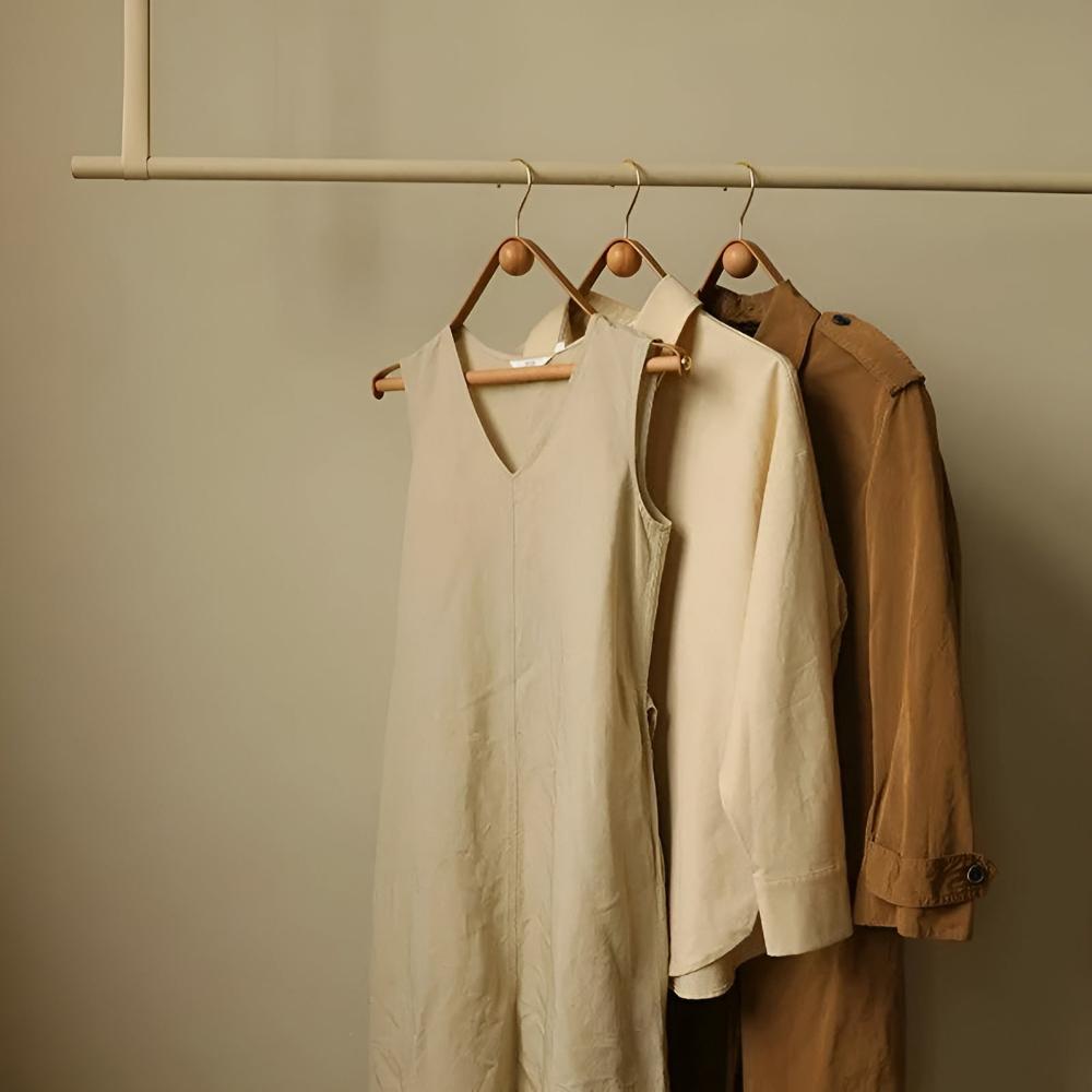Elegant Wooden and Leather Hanger – Chic Wardrobe Storage Solution