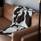 Modern Abstract Acrylic Throw Blanket – Soft Geometric Design Decorative Blanket for Sofa & Bed
