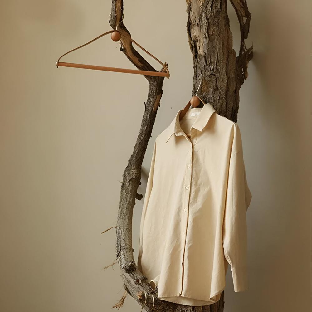 Elegant Wooden and Leather Hanger – Chic Wardrobe Storage Solution