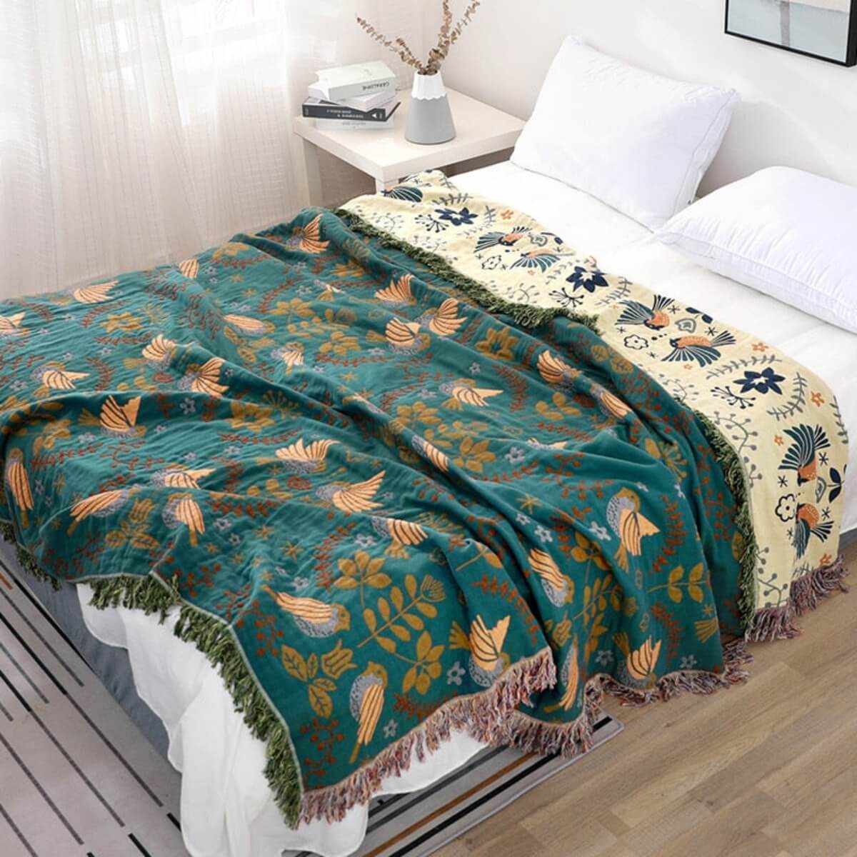 Reversible Scandinavian Bird Throw Blanket – Cozy & Versatile for Every Season