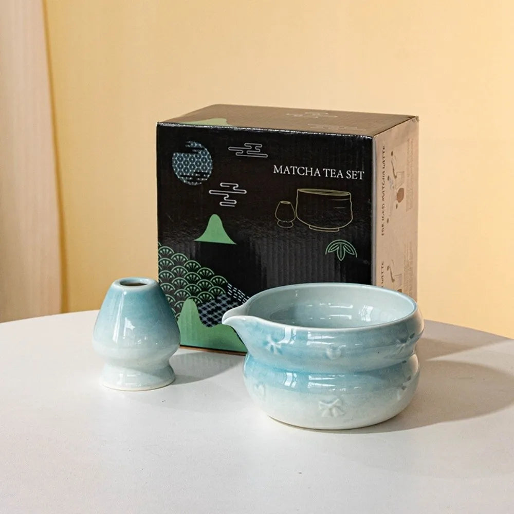 Ceramic matcha bowl with spout, featuring a beautiful gradient color design. Ideal for preparing and serving matcha tea, showcasing a smooth finish and 10