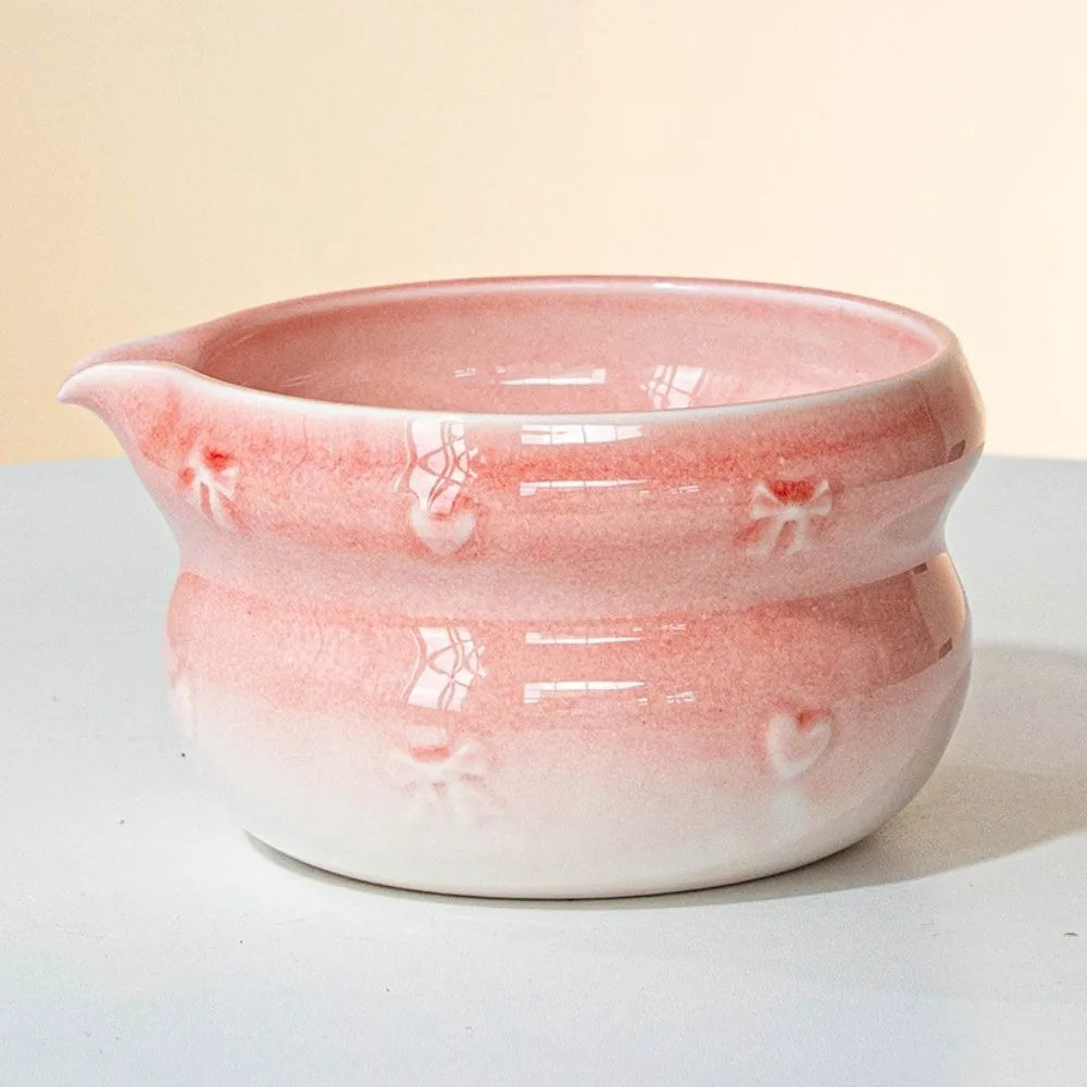 Ceramic matcha bowl with spout, featuring a beautiful gradient color design. Ideal for preparing and serving matcha tea, showcasing a smooth finish and 2