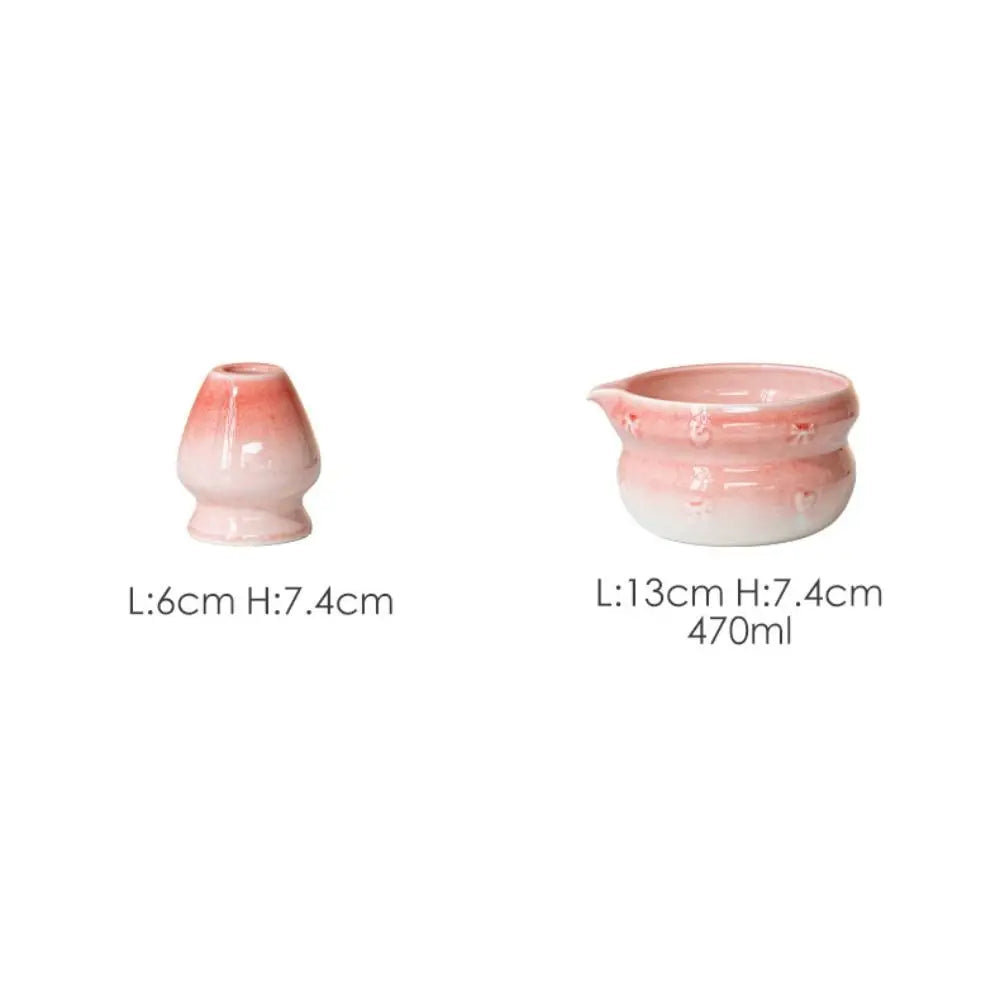 Ceramic matcha bowl with spout, featuring a beautiful gradient color design. Ideal for preparing and serving matcha tea, showcasing a smooth finish and 5