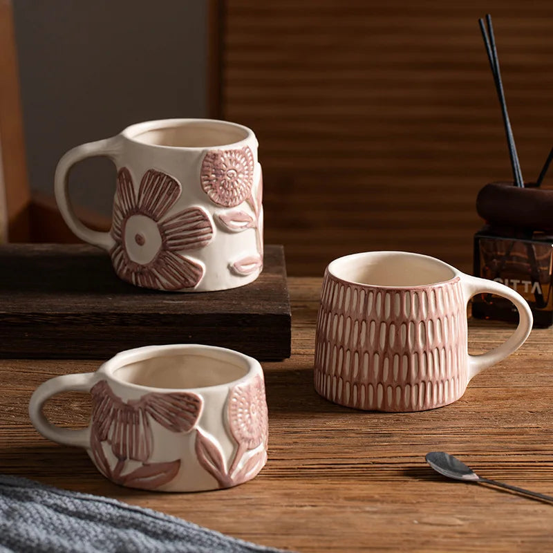 Ceramic coffee mug – Vintage floral design – Large capacity – Perfect for home or office use 3