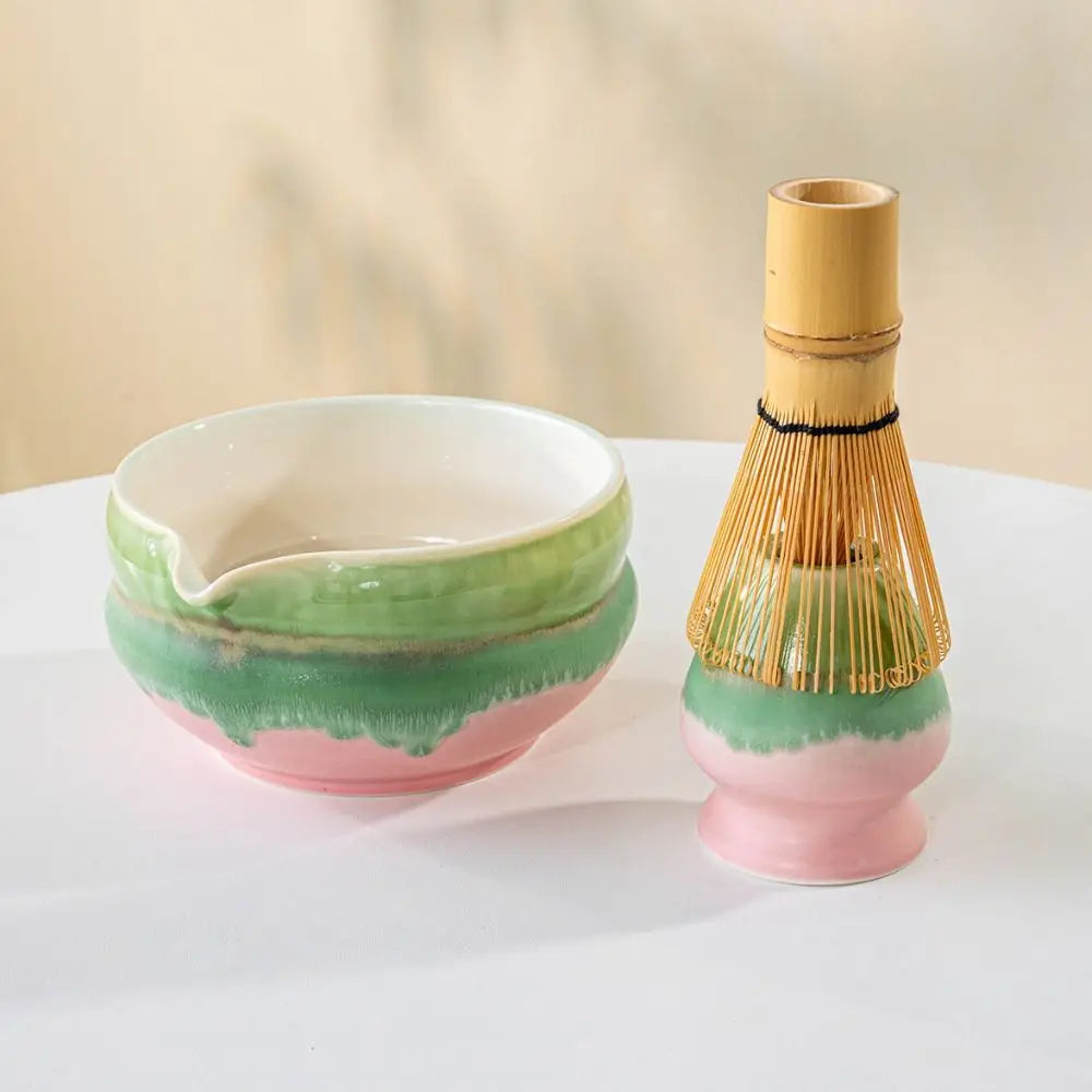 Ceramic matcha bowl with spout – Multicolored design – Perfect for tea lovers and Japanese matcha preparation 2