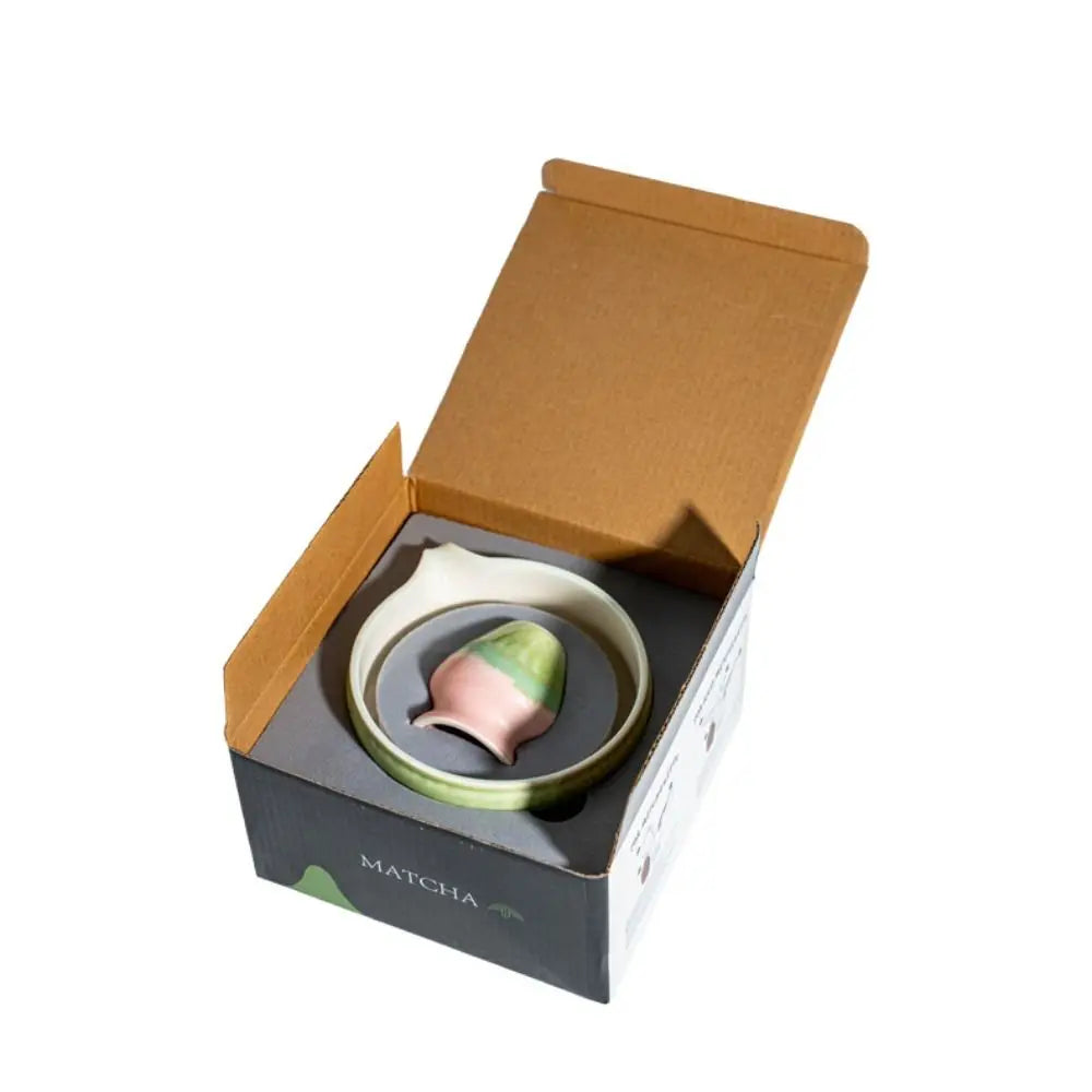 Ceramic matcha bowl with spout – Multicolored design – Perfect for tea lovers and Japanese matcha preparation 4