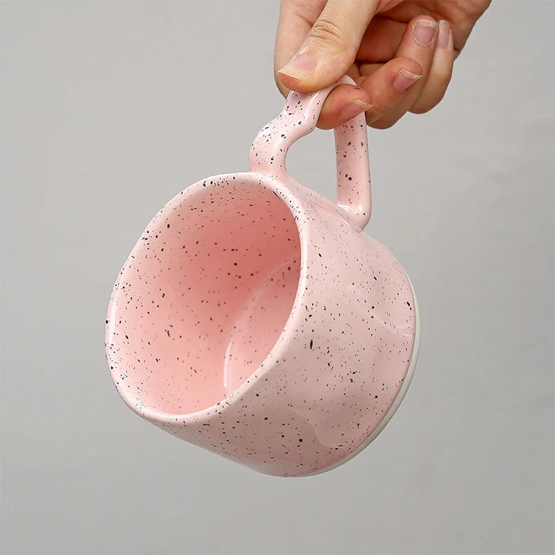 Ceramic mug – Pink porcelain – Heart-shaped handle – Perfect for couples and friends – 300 ml capacity 2