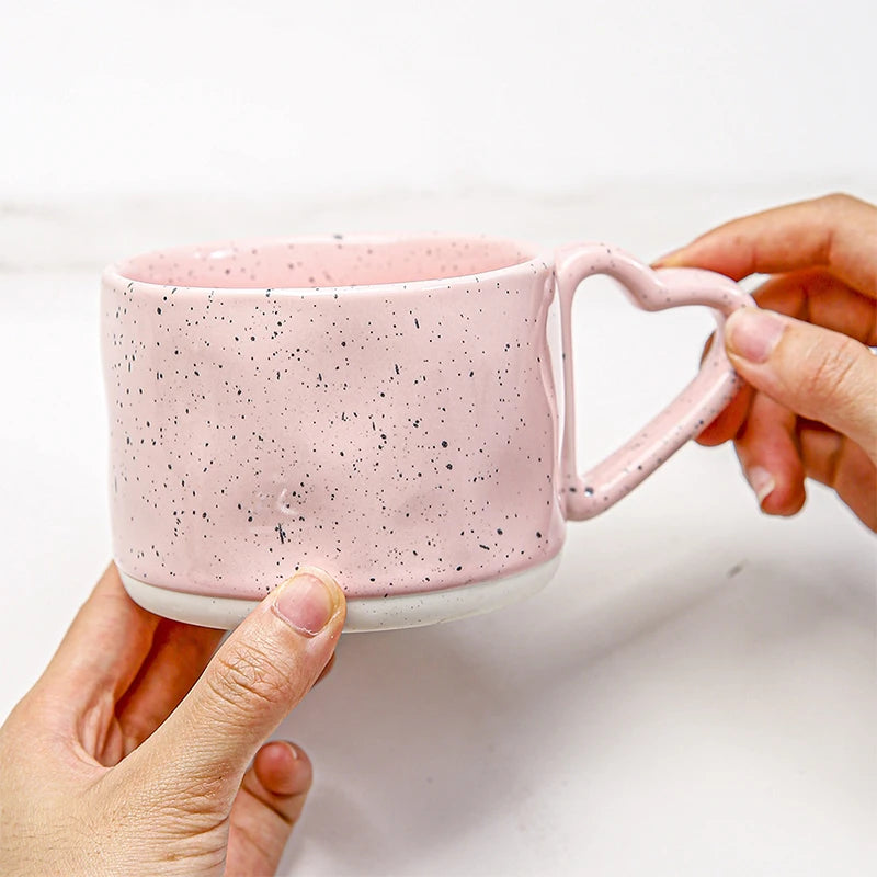 Ceramic mug – Pink porcelain – Heart-shaped handle – Perfect for couples and friends – 300 ml capacity 3