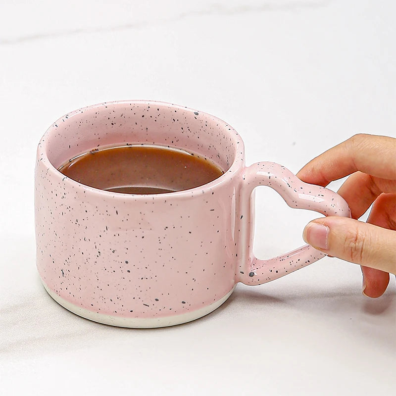 Ceramic mug – Pink porcelain – Heart-shaped handle – Perfect for couples and friends – 300 ml capacity 4