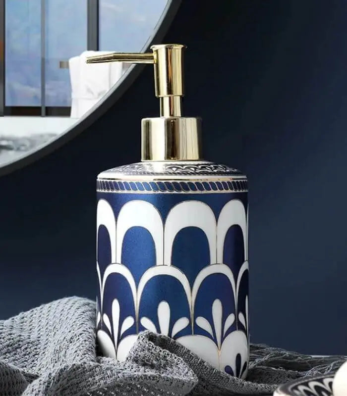 Ceramic soap dispenser – Elegant blue and white design – 500 ml capacity – Stylish bathroom accessory 1
