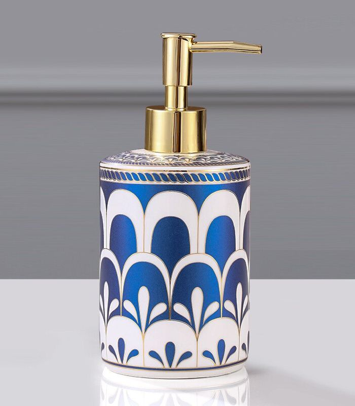 Ceramic soap dispenser – Elegant blue and white design – 500 ml capacity – Stylish bathroom accessory 2