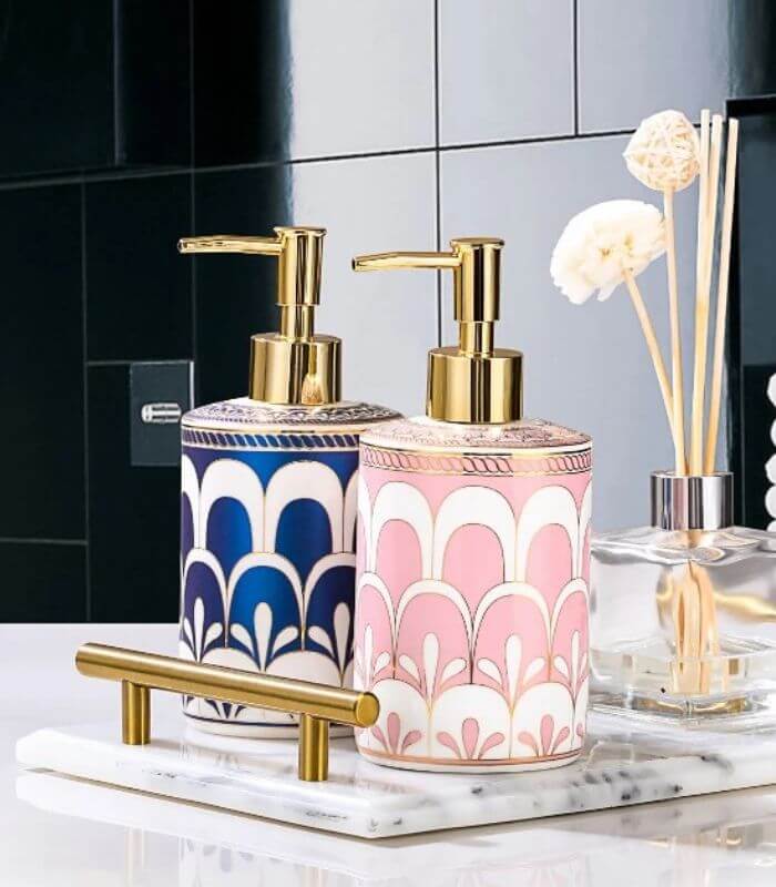 Ceramic soap dispenser – Elegant blue and white design – 500 ml capacity – Stylish bathroom accessory 6