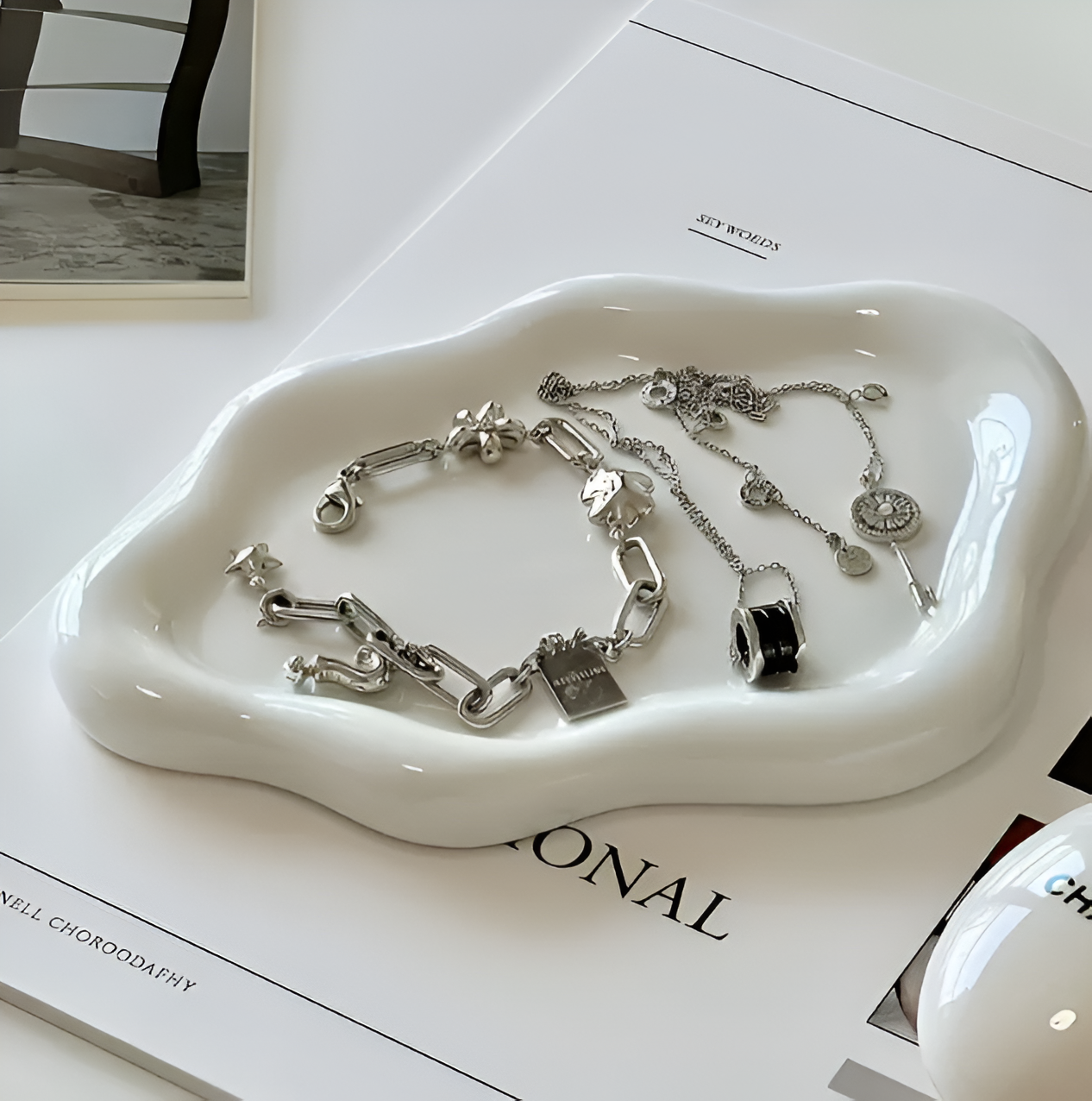 Ceramic tray – Elegant white cloud design – Multifunctional jewelry and accessory organizer – 7.5 x 5.1 in 2