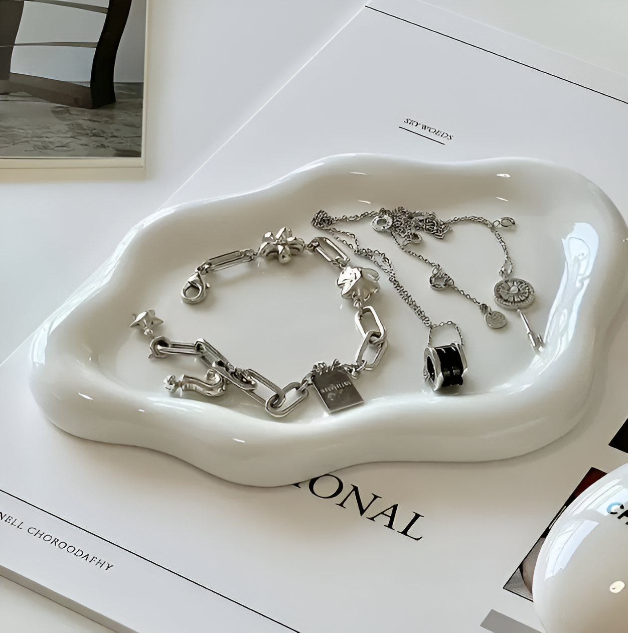Ceramic tray – Elegant white cloud design – Multifunctional jewelry and accessory organizer – 7.5 x 5.1 in 3