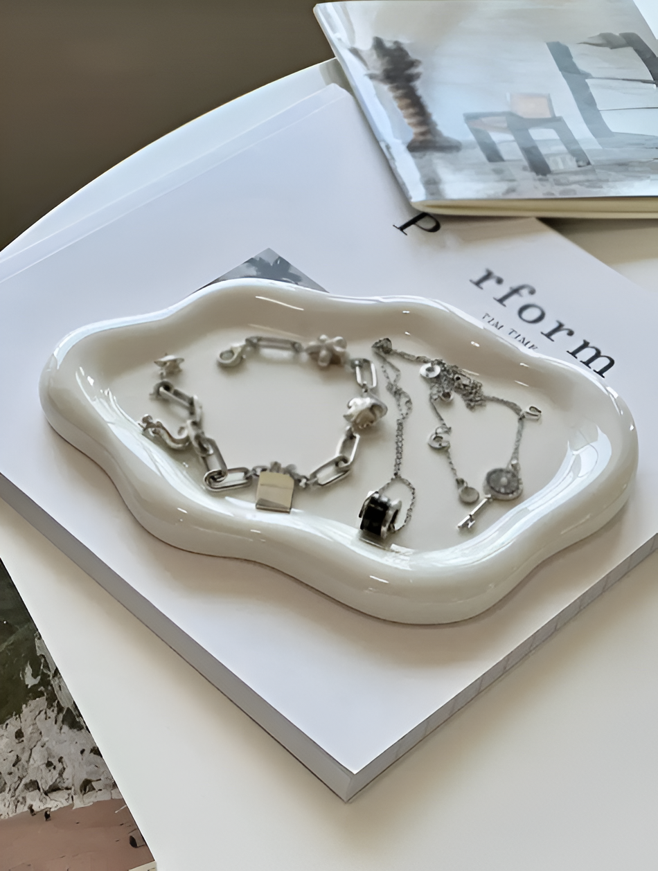 Ceramic tray – Elegant white cloud design – Multifunctional jewelry and accessory organizer – 7.5 x 5.1 in 5