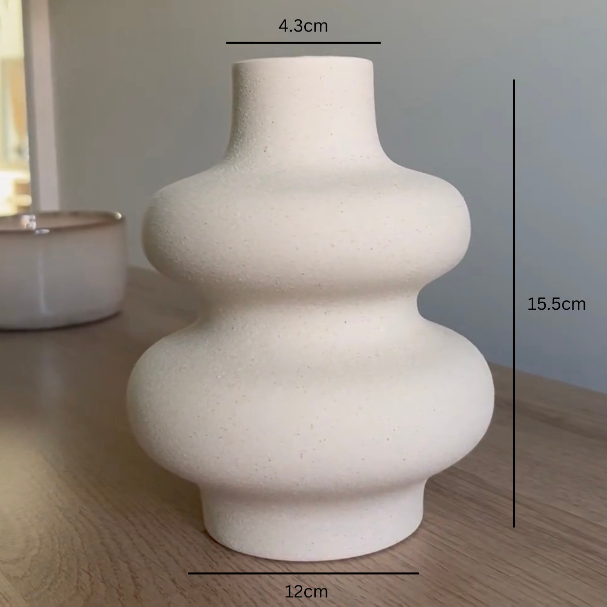 Ceramic vase – Wavy design – White color – Nordic style home decor 0