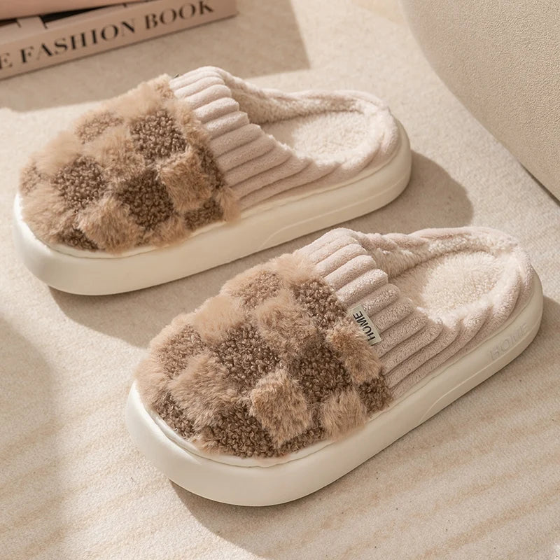 Cozy checkered plush women's slippers in soft gray and white, featuring an anti-slip sole for safety. Perfect for lounging at home, these comfortable slippers 10