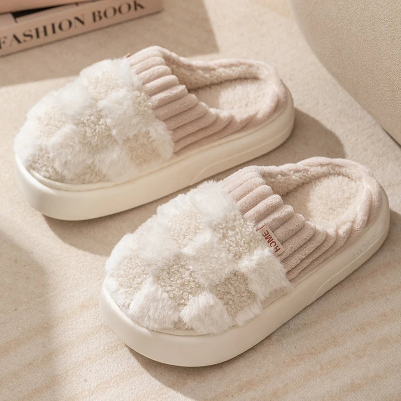 Cozy checkered plush women's slippers in soft gray and white, featuring a comfortable anti-slip sole, perfect for home wear. Ideal for keeping feet warm 12