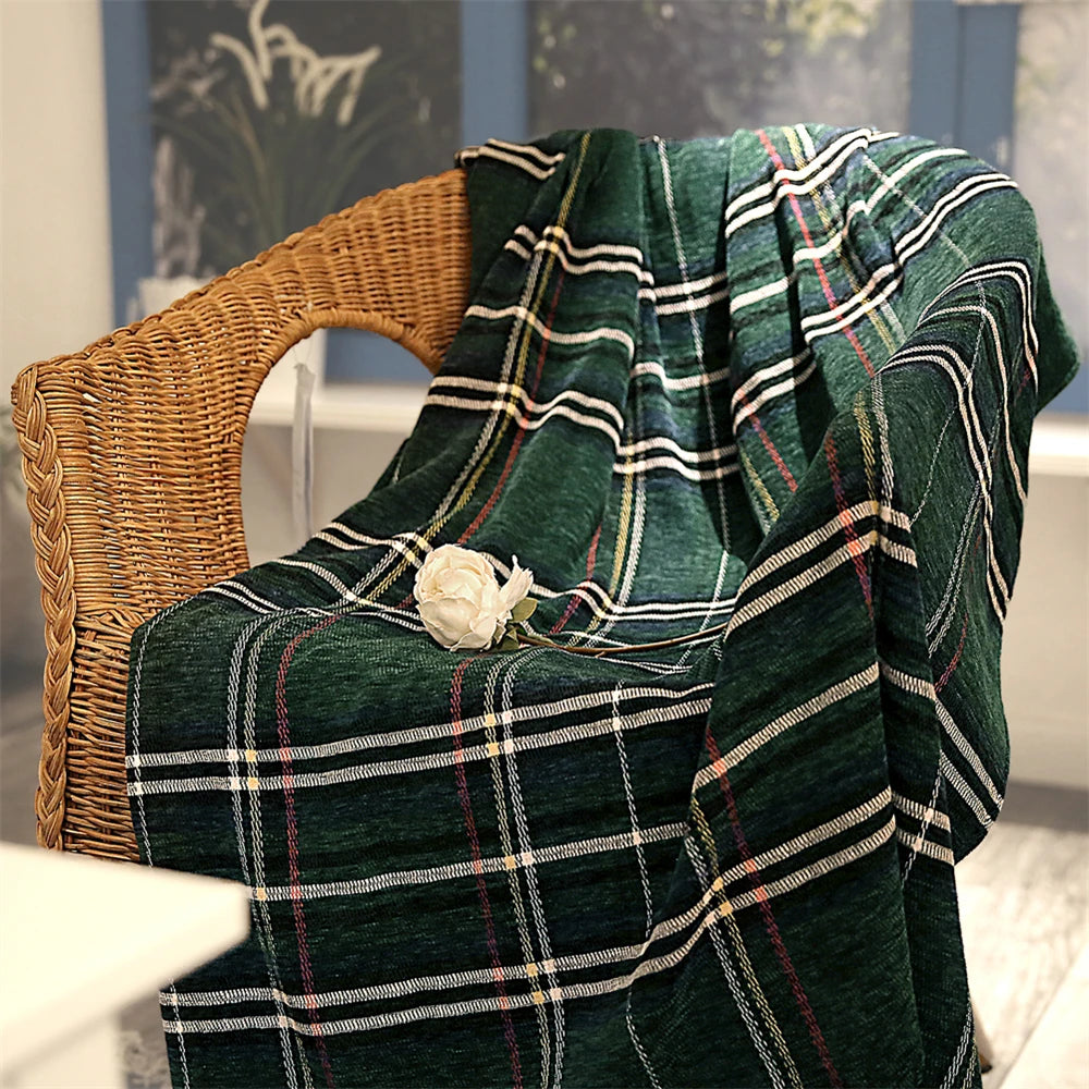Chenille blanket – Soft and cozy – Tasseled design – All-season comfort – 50 x 67 in 0