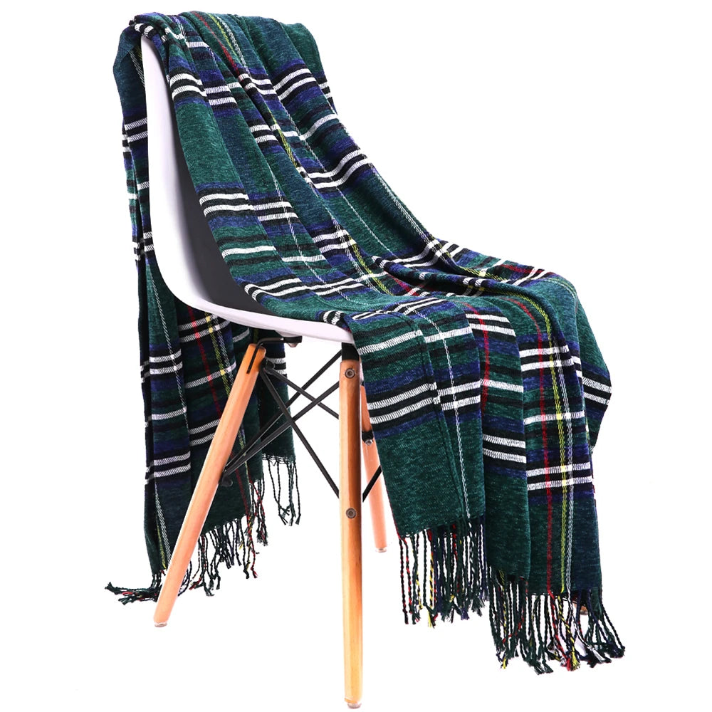Chenille blanket – Soft and cozy – Tasseled design – All-season comfort – 50 x 67 in 1