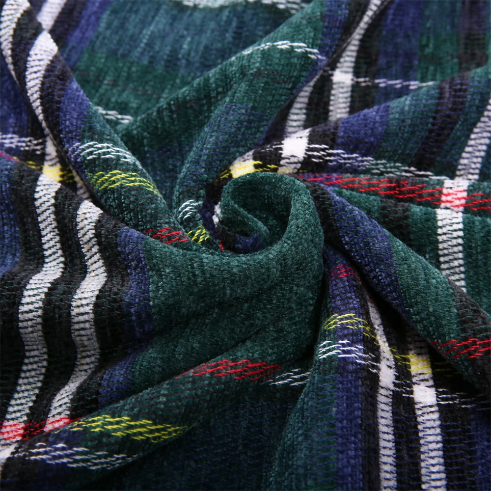 Chenille blanket – Soft and cozy – Tasseled design – All-season comfort – 50 x 67 in 3