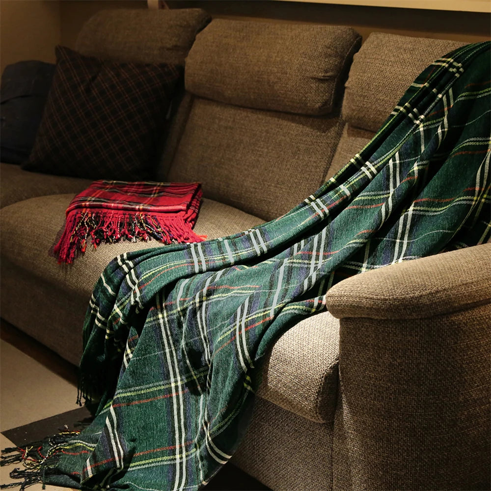 Chenille blanket – Soft and cozy – Tasseled design – All-season comfort – 50 x 67 in 5