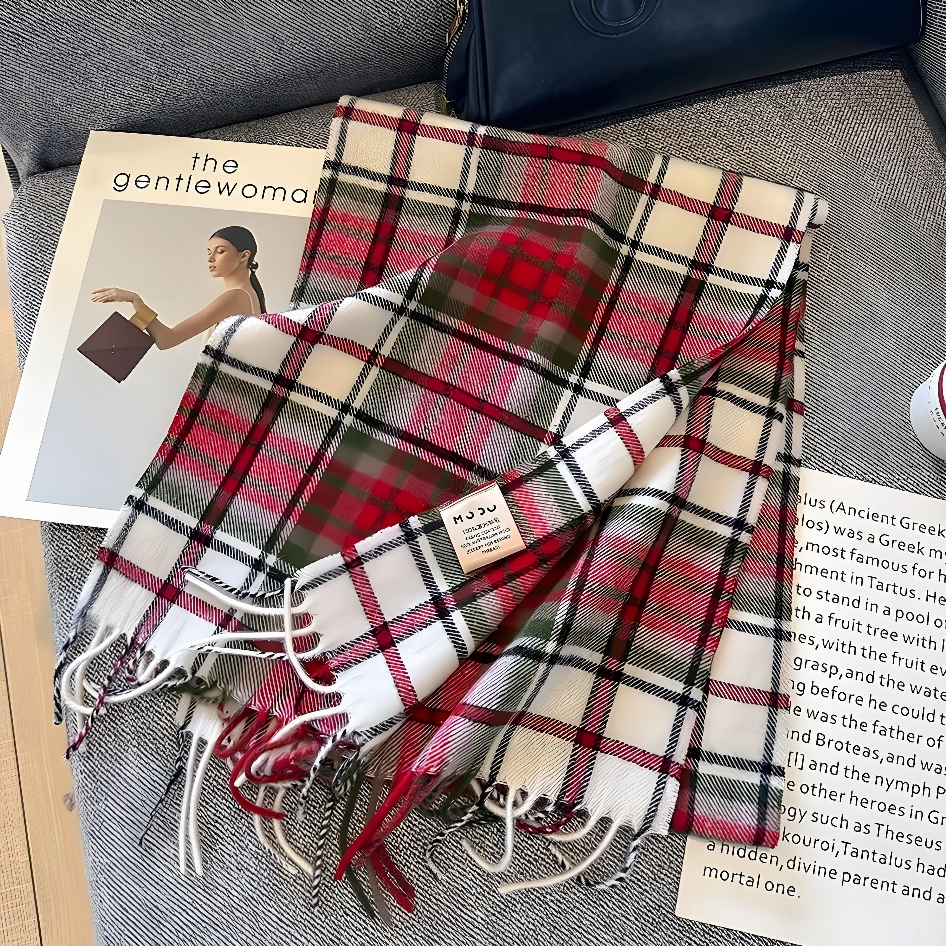 Chic Collection | Cashmere Scarf with Checked Pattern Ð Luxurious Warmth for Women 3