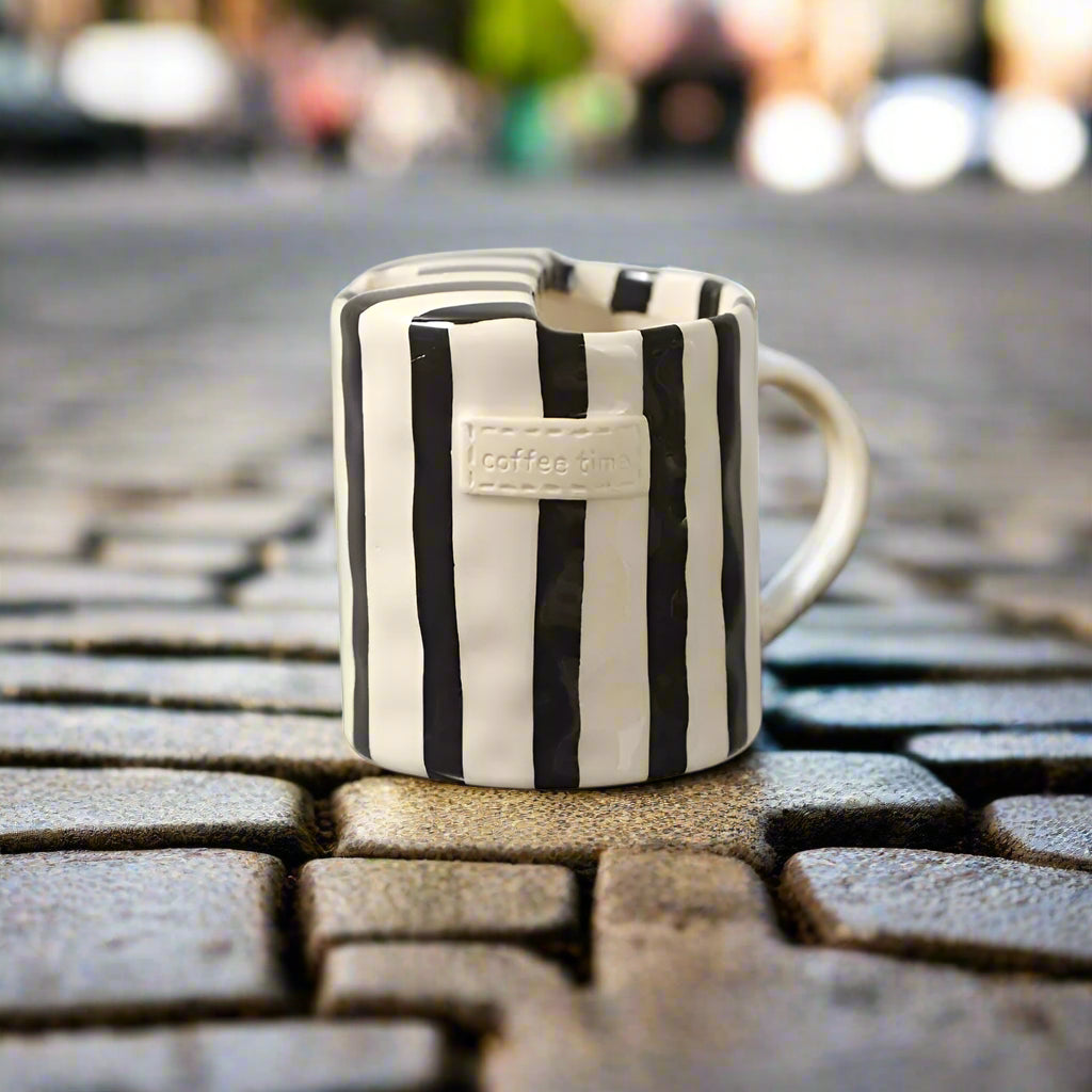Coffee mug – Hand-painted ceramic – Multi-colored retro stripes – Insulated and eco-friendly 6