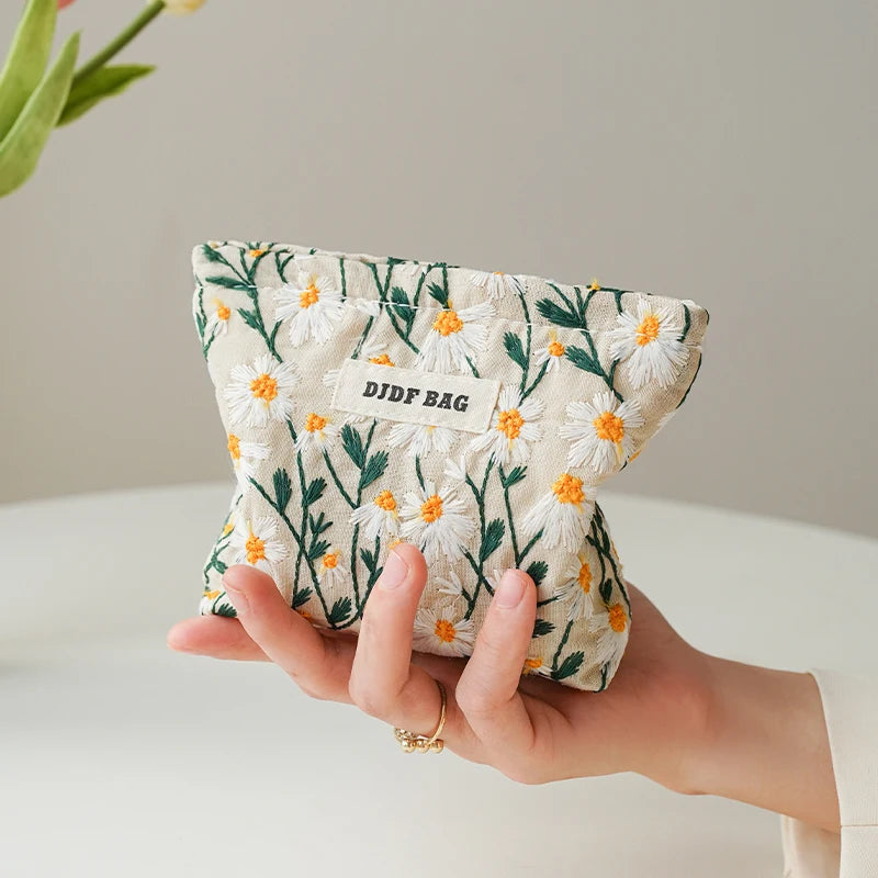 Cosmetic bag – Durable fabric – Green seaweed design – Large capacity travel makeup bag with multiple compartments 17