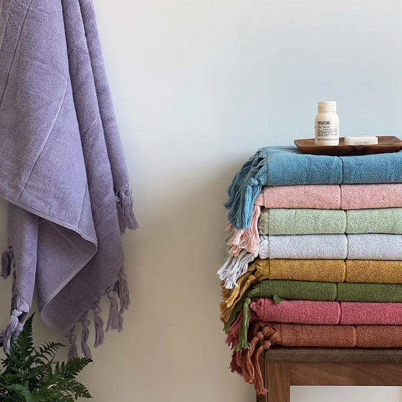 Cotton bath towel – Soft and durable – Elegant checkerboard design – Ideal for bath or spa use – 30 x 60 in 1