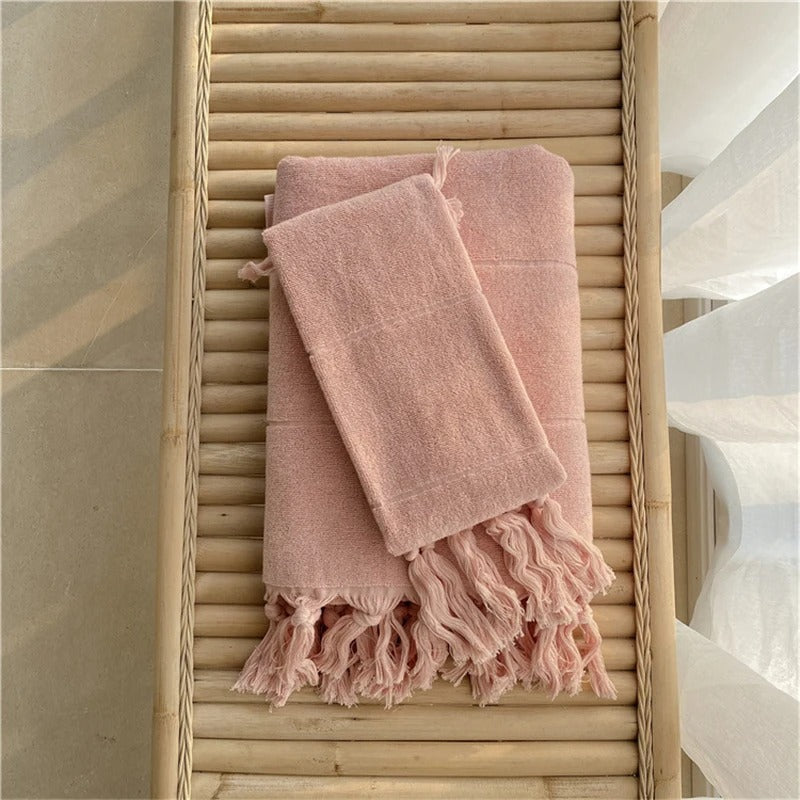 Cotton bath towel – Soft and durable – Elegant checkerboard design – Ideal for bath or spa use – 30 x 60 in 12