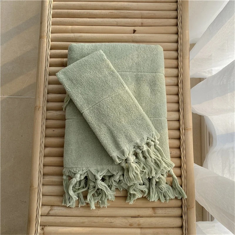 Cotton bath towel – Soft and durable – Elegant checkerboard design – Ideal for bath or spa use – 30 x 60 in 9