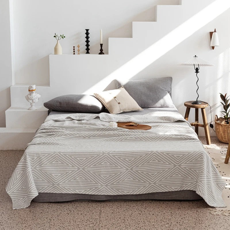 Cotton gauze blanket – Lightweight and breathable – Geometric pattern – Perfect for summer use 9