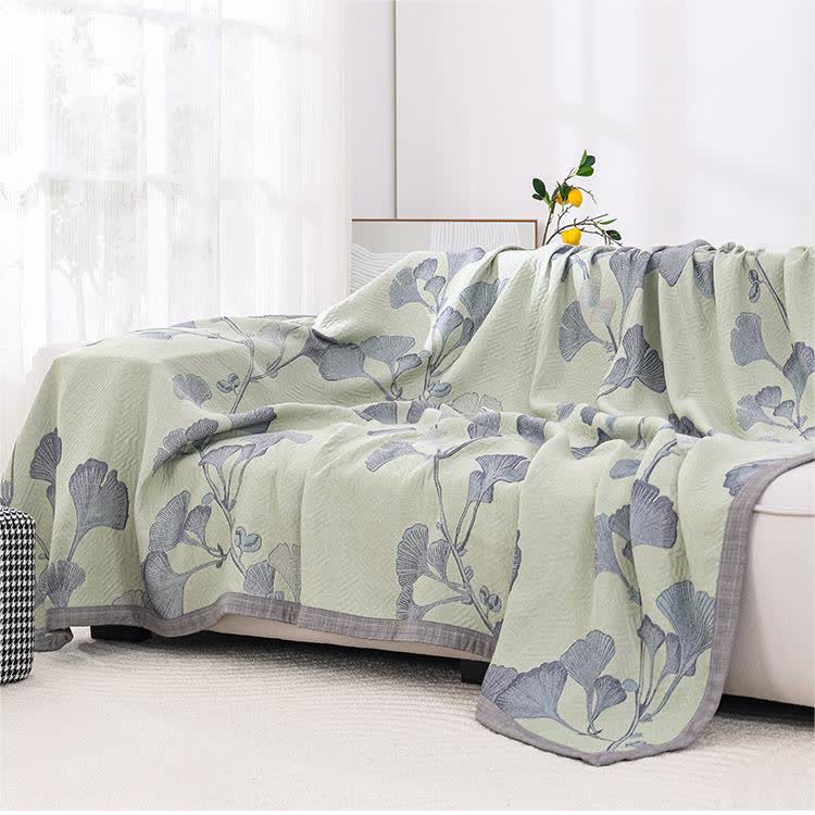 Cotton gauze quilt – Reversible Ginkgo leaf design – Eco-friendly summer blanket – Lightweight and breathable 3