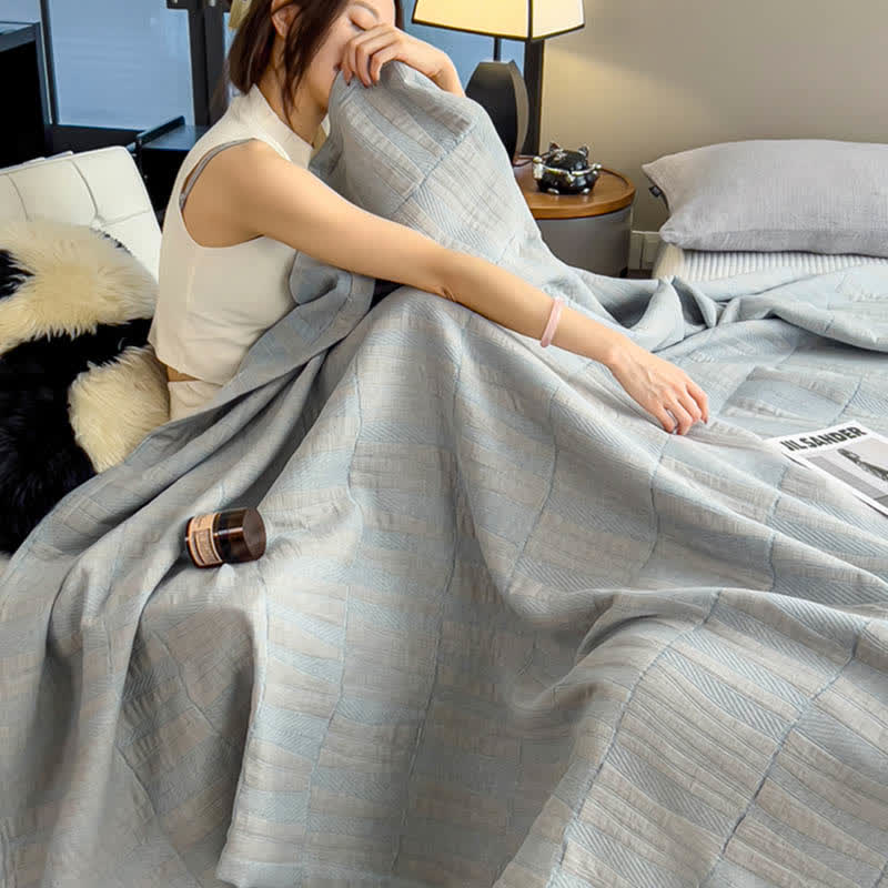 Cotton muslin quilt – Lightweight and soft – Minimalist stripe design – Perfect for summer nights 3