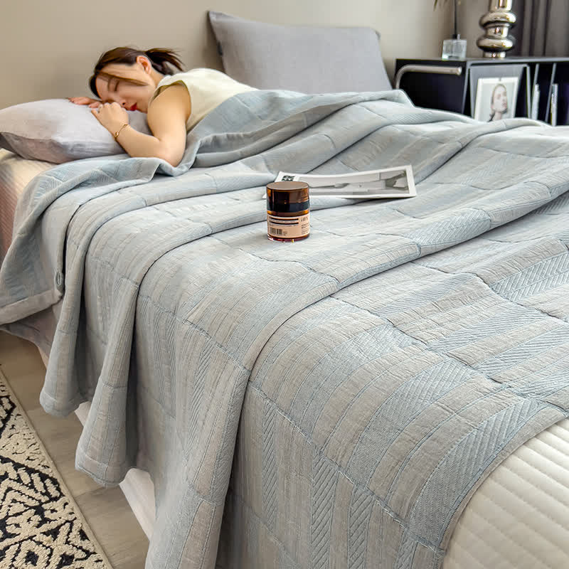 Cotton muslin quilt – Lightweight and soft – Minimalist stripe design – Perfect for summer nights 6