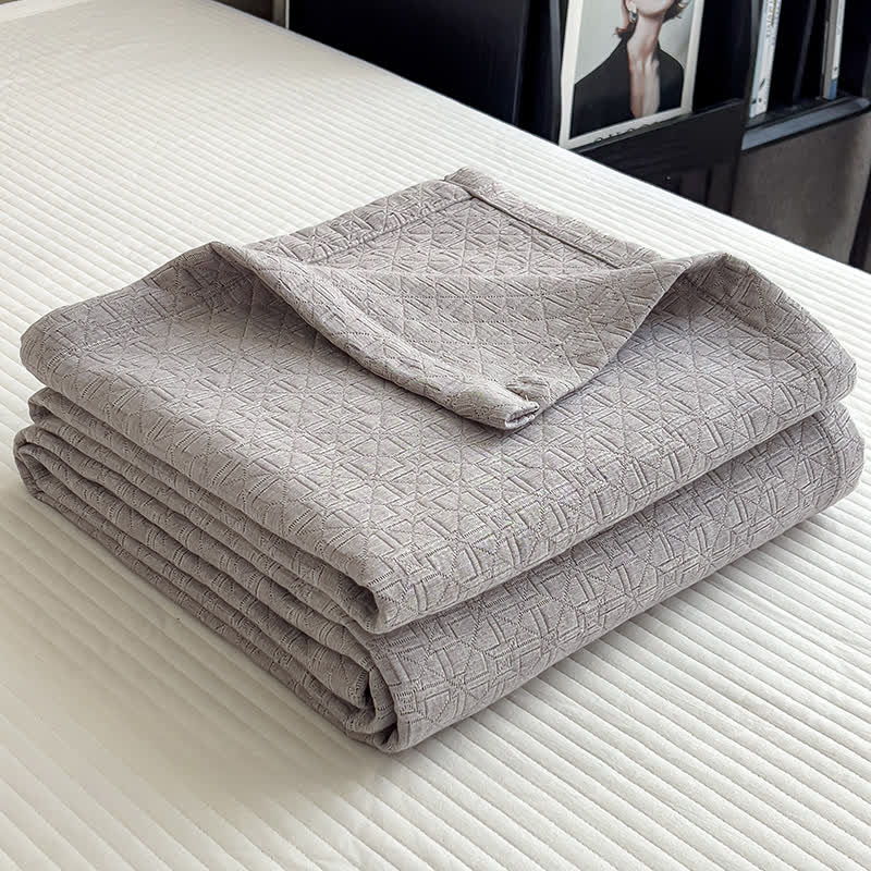 Cotton muslin quilt – Lightweight triple-layer – Geometric grid design – Modern minimalist bedding 3