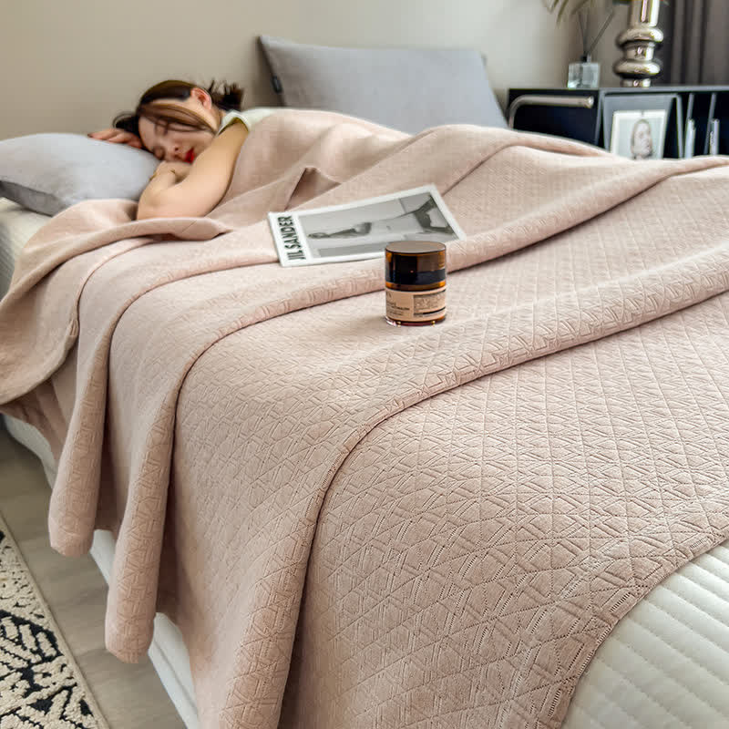Cotton muslin quilt – Lightweight triple-layer – Geometric grid design – Modern minimalist bedding 6