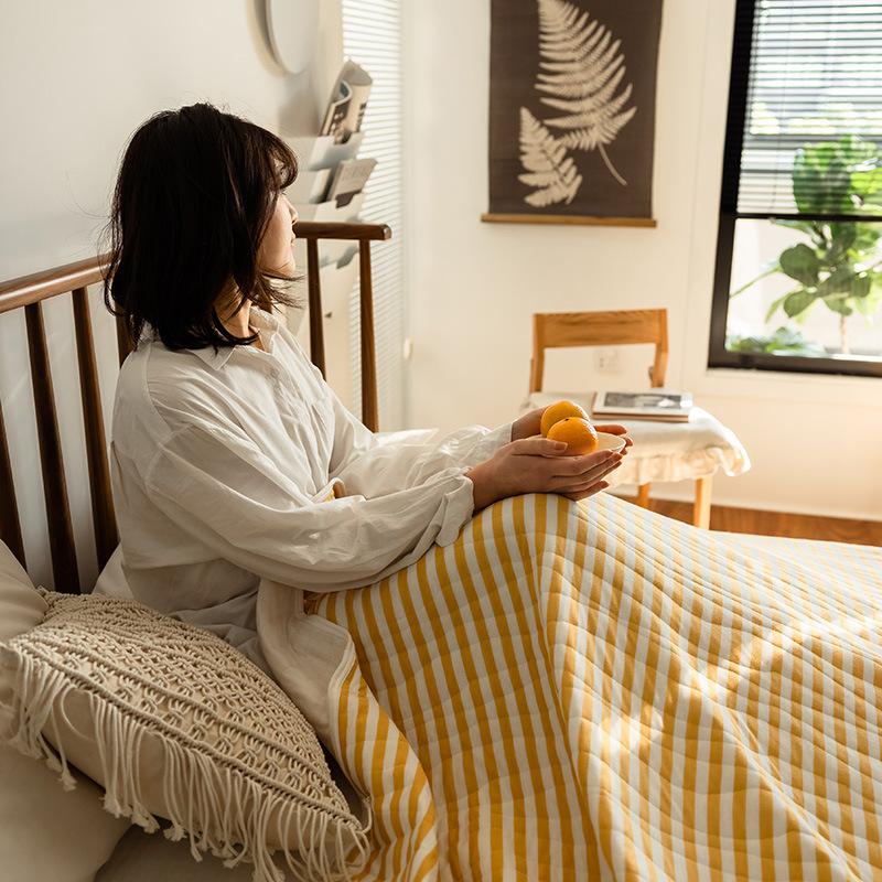 Cotton quilt – Lightweight and breathable – Soft summer comfort – Available in multiple sizes 1