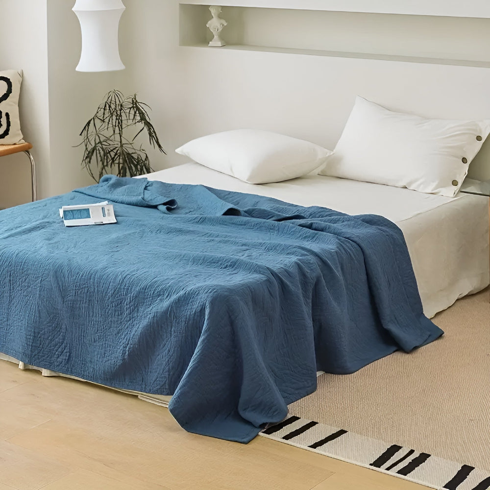 Cotton quilt – Lightweight gauze – Soft leaf design – Year-round comfort for bed or sofa 1