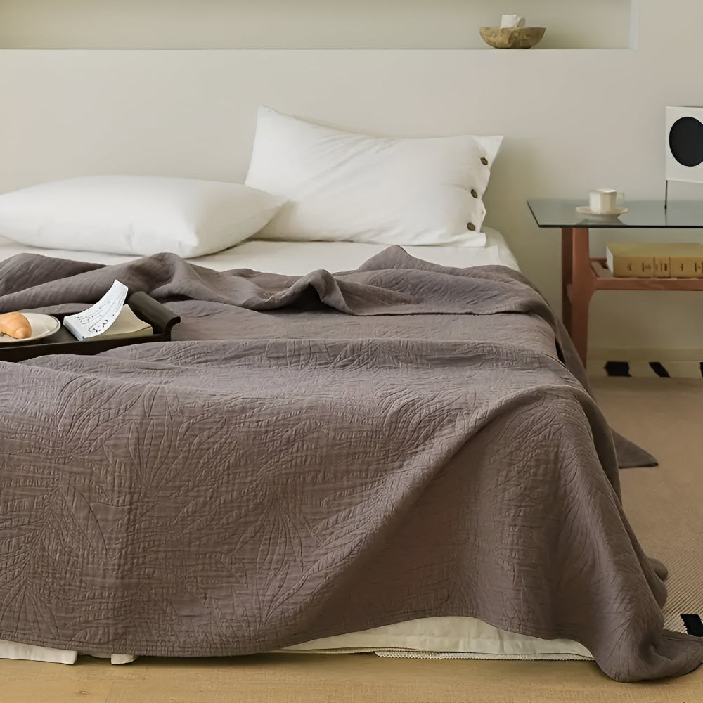 Cotton quilt – Lightweight gauze – Soft leaf design – Year-round comfort for bed or sofa 4