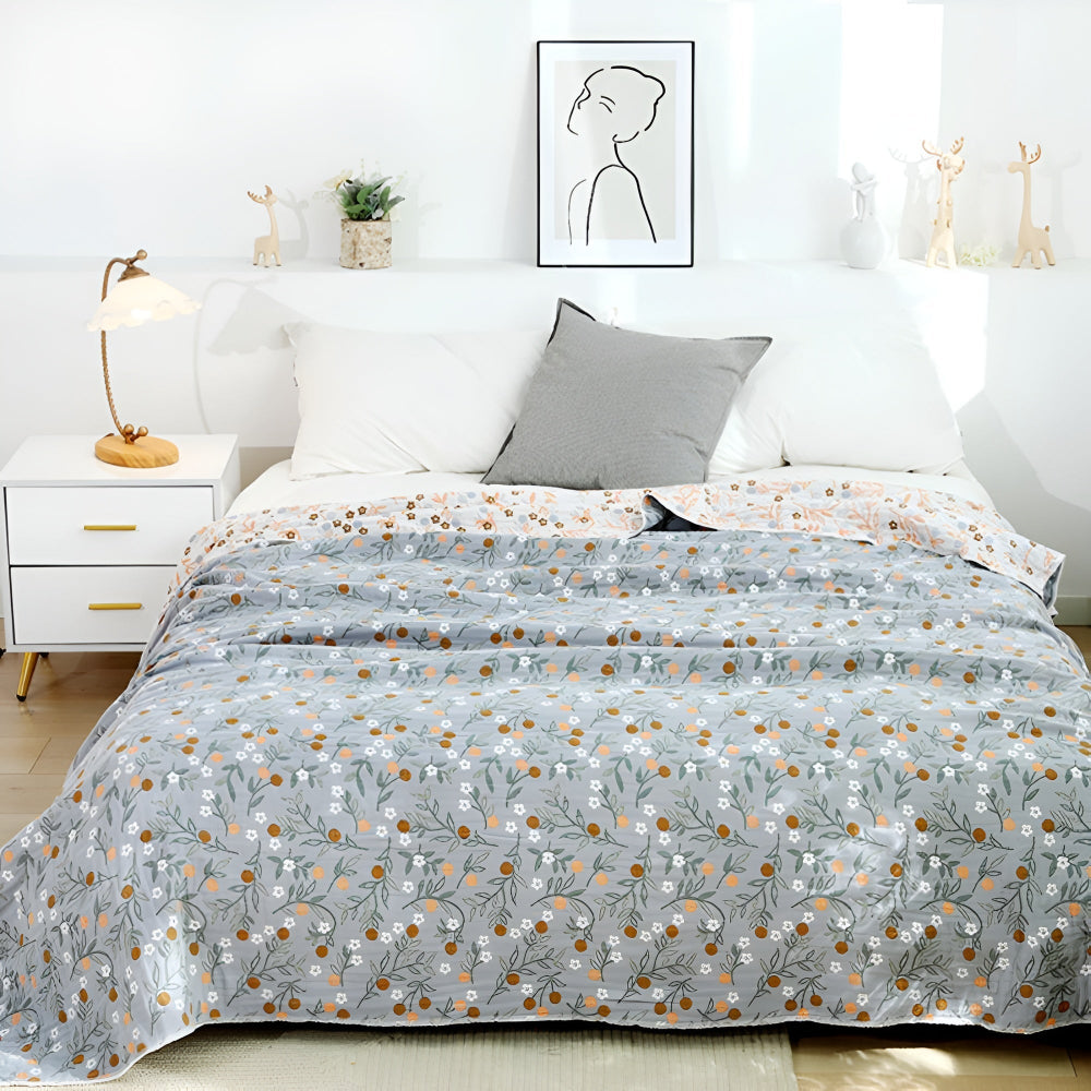 Cotton quilt – Reversible design – Leafy floral print – Lightweight summer comfort 0