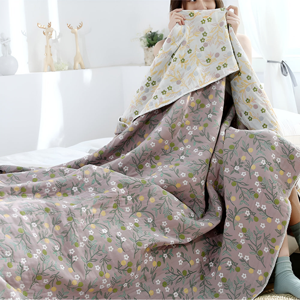Cotton quilt – Reversible design – Leafy floral print – Lightweight summer comfort 6