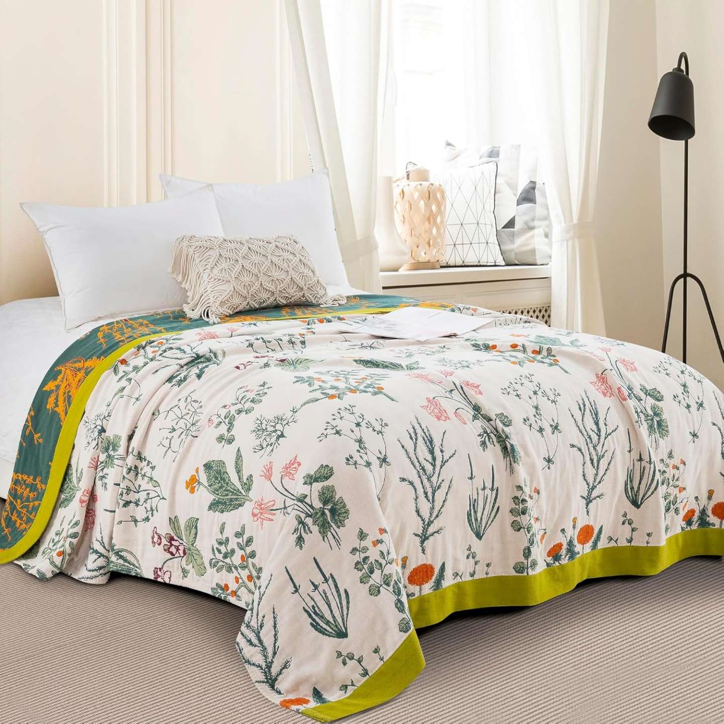 Cotton throw blanket – Reversible floral design – Soft and breathable – Ideal for couch or bed 1